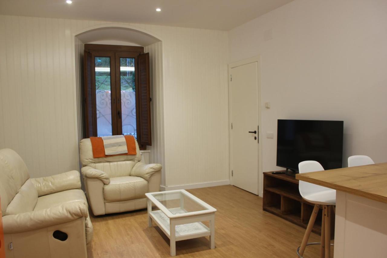 Gusi Apartament *